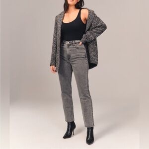 NWT Abercrombie & Fitch Curve Love Ultra High Rise Ankle Straight Jean. Size 26